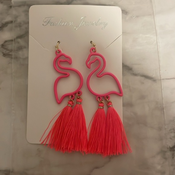 💖NWT💖-Pink Flamingo Earrings - Picture 4 of 4